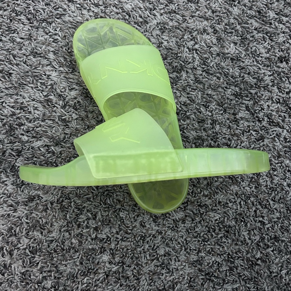 DKNY • Lime Neón Slides • sz 8 - Picture 5 of 8